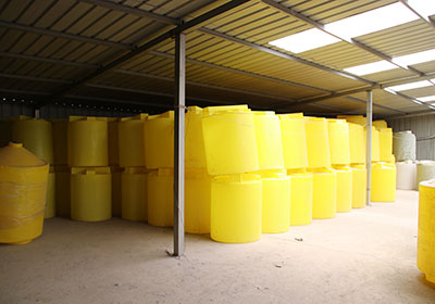 PE加药箱库房展示